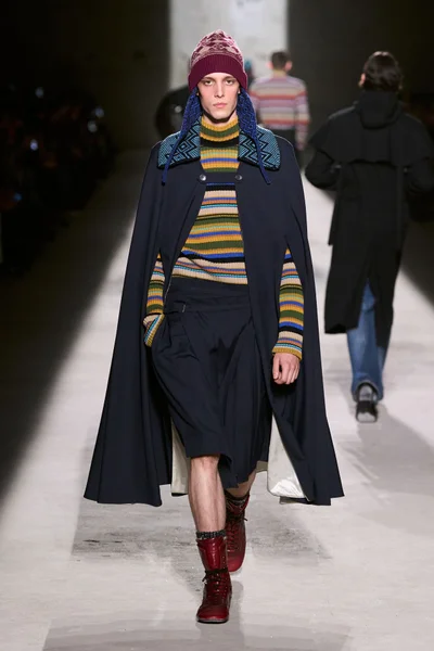 Look 5